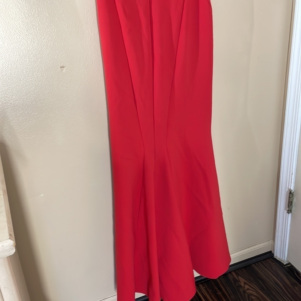 La Petite Robe di Chiara Boni
Red Whitney Gown - Picture 8 of 12